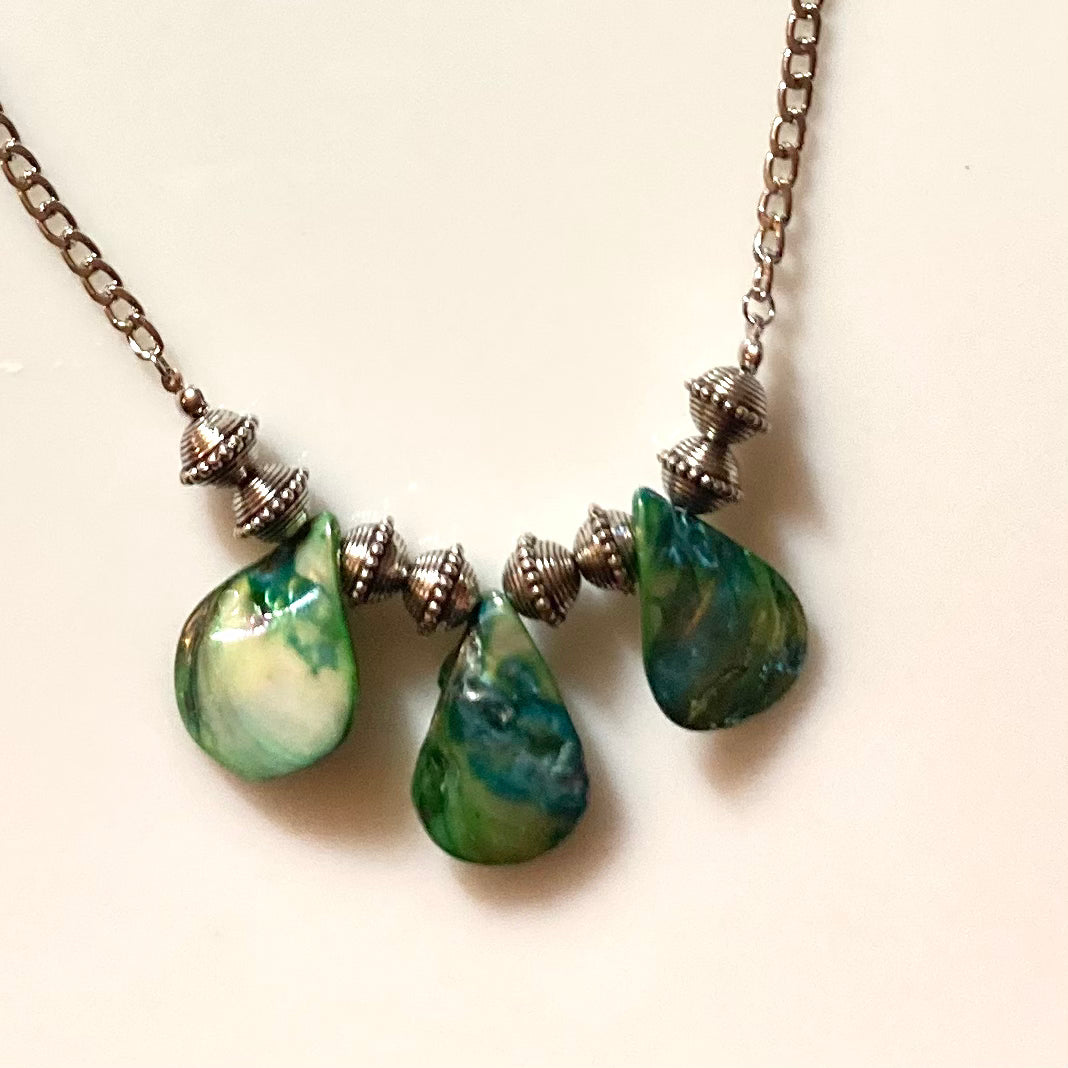 N24-F30 - Green and Silver Teardrop Necklace
