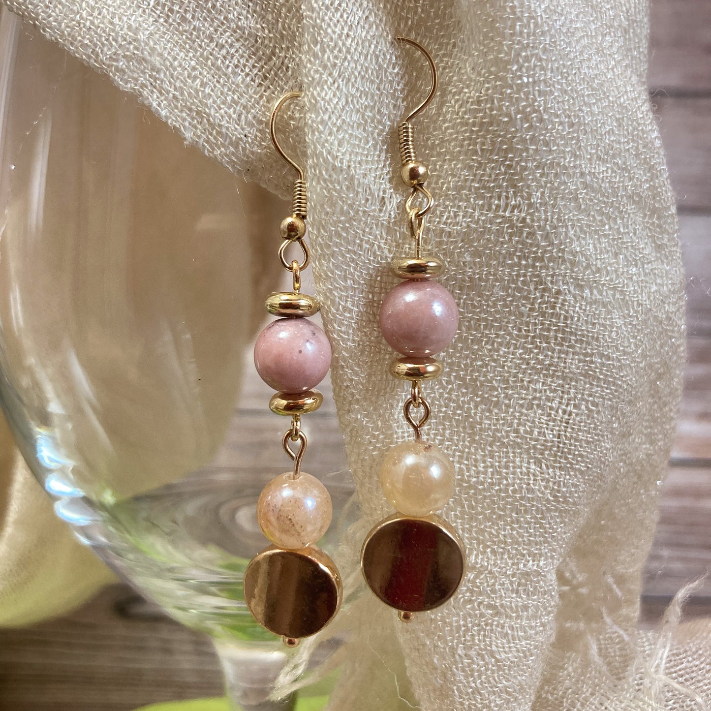 VE24-09 - Vedangle Round Sunstone Earrings