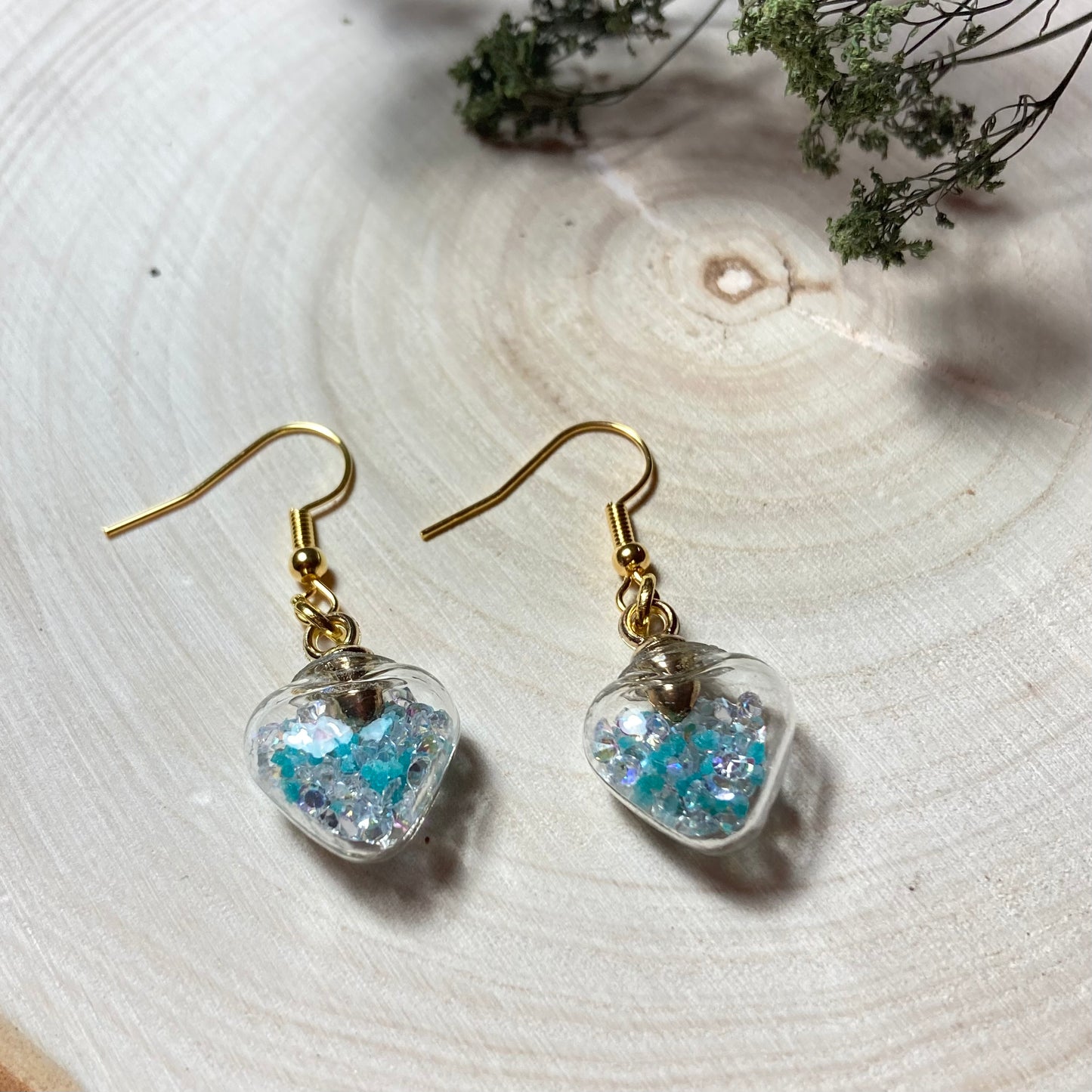 E24-FH3 - Glow in the Dark Blue Heart Earrings