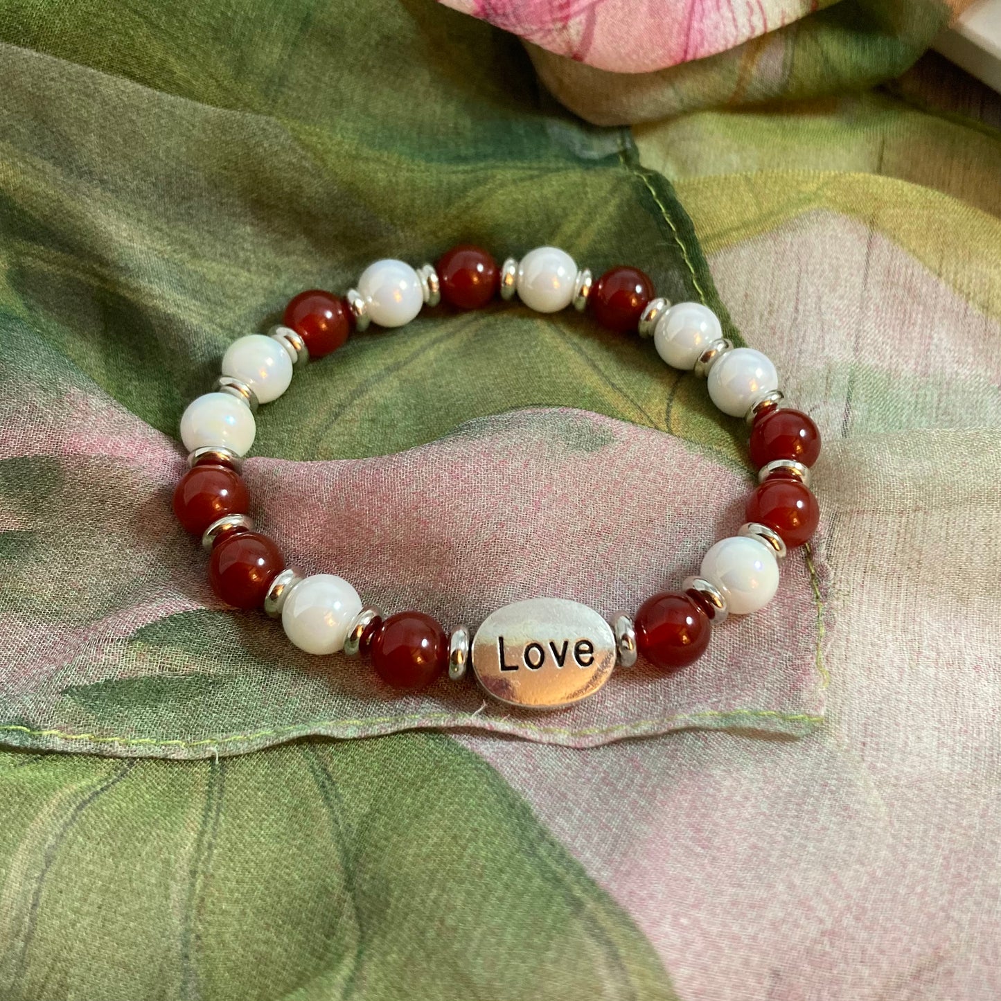 B24-12 Stretch Red & White Bracelet w/ LOVE Focal