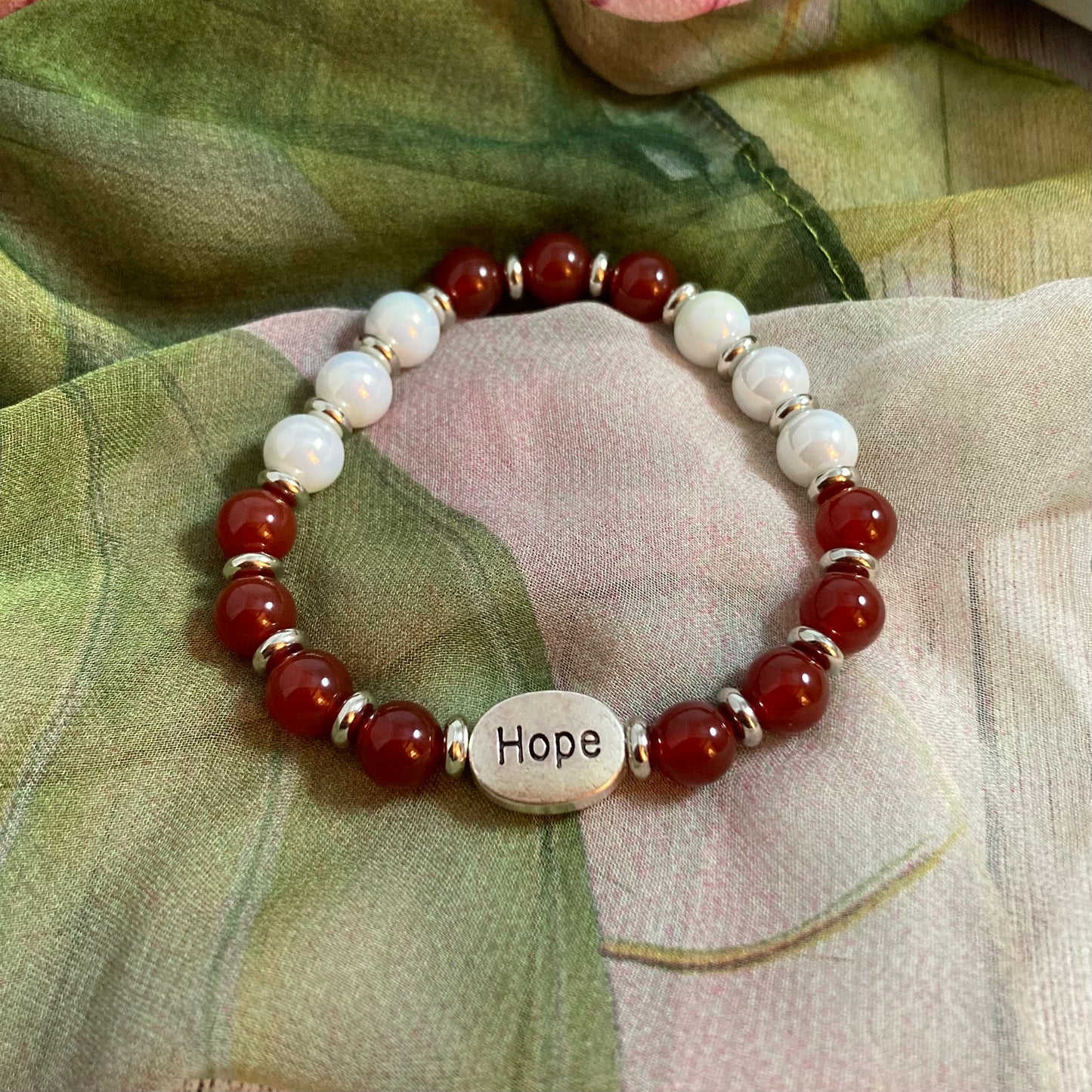 B24-13 Stretch Red & White Bracelet w/ HOPE Focal