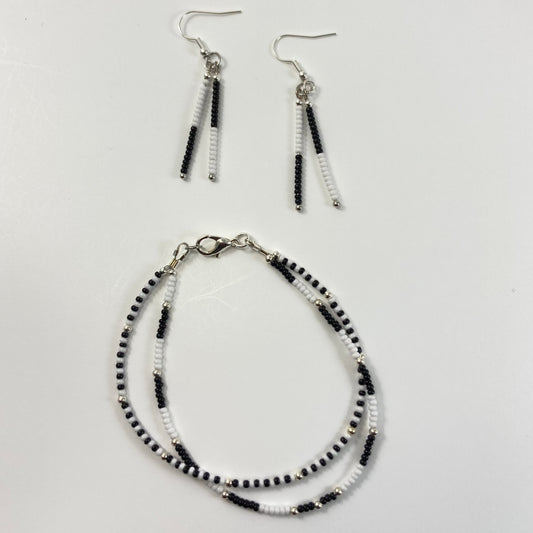 FFB33 - Friendship Bracelet & Earrings - Black & White