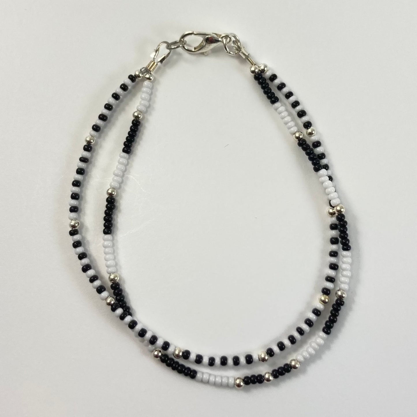 FFB33 - Friendship Bracelet & Earrings - Black & White