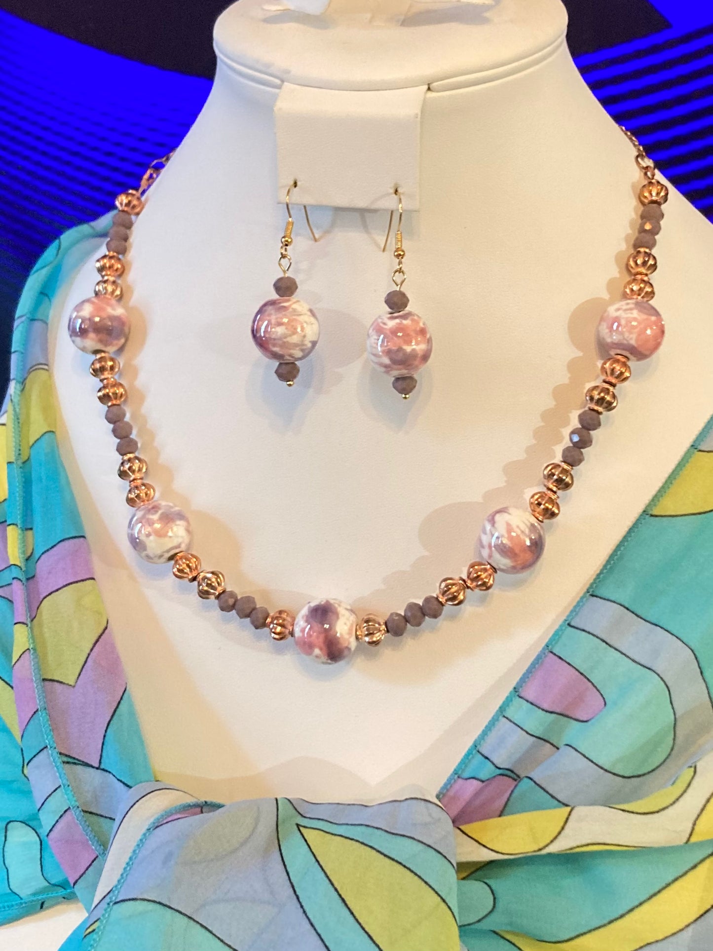 25NE 05 Necklace and Earring Set
