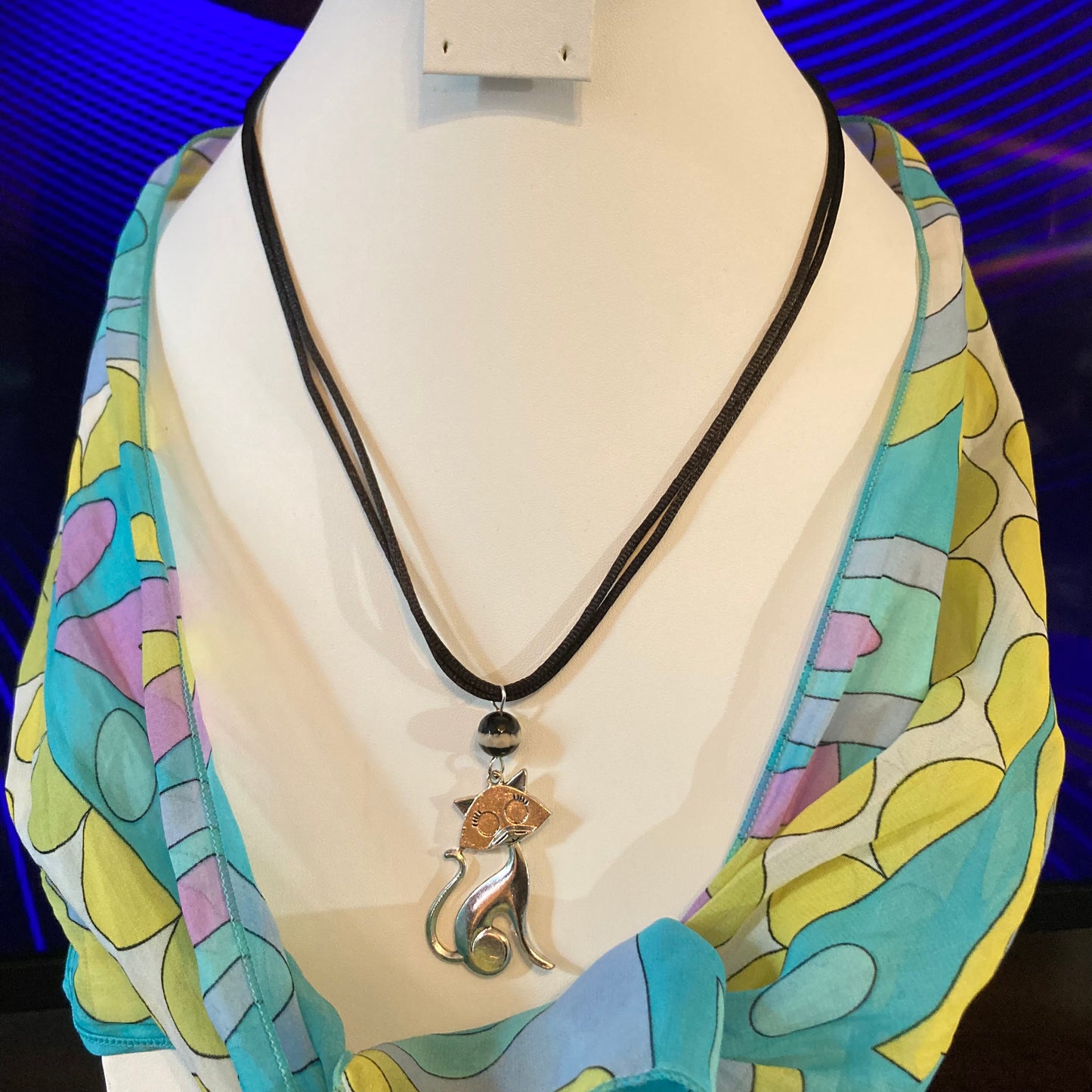 RN24-F59 Black rope necklace with Cat.