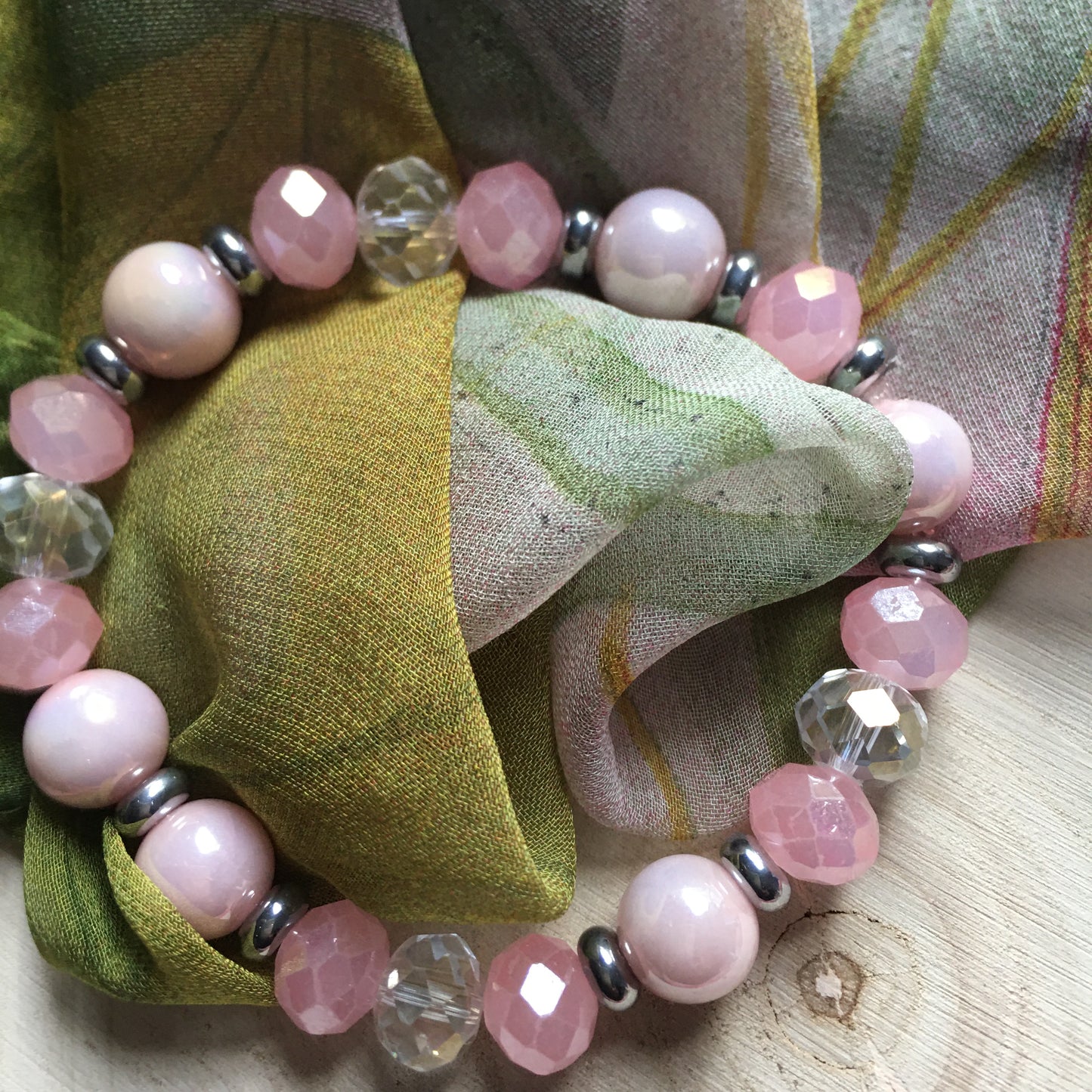 B24-F56 - Pink & Clear Stretch Bracelet