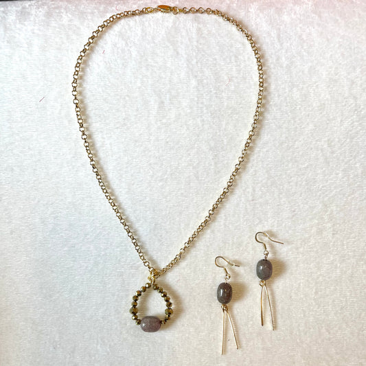 25 N-S15 Gold-tone faceted pendant necklace and earrings