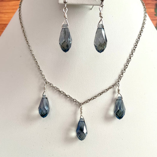 25 N-S14 Blue teardrop necklace