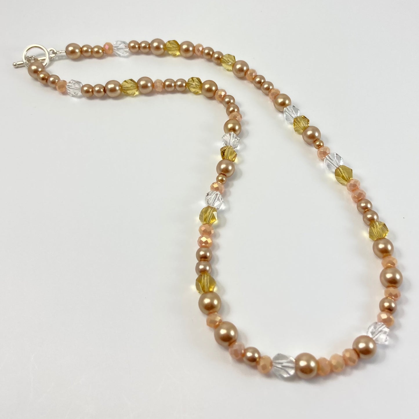 31S - Ivy & Beige Glass Necklace