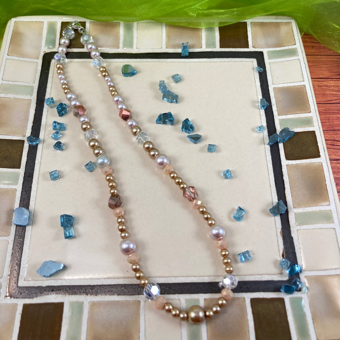 47N - Ivy & Beige Crystal Lane Glass Bead Necklace