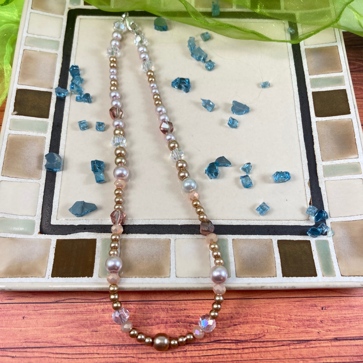 47N - Ivy & Beige Crystal Lane Glass Bead Necklace