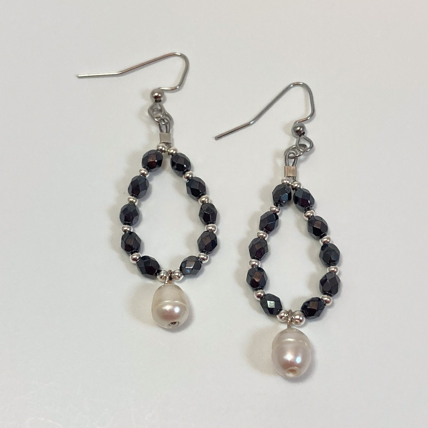 VE24-04 Water Pearl Dangle