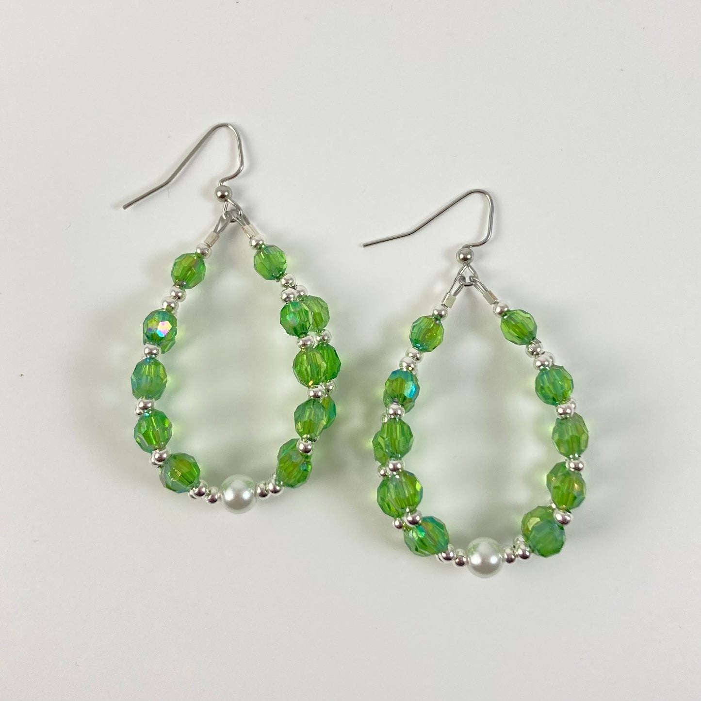VE24-24 - Teardrop Green & Center Pearl Earrings