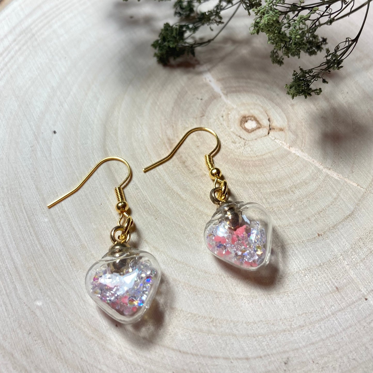 E24-FH2 - Glow in the Dark Pinkish Heart Earrings